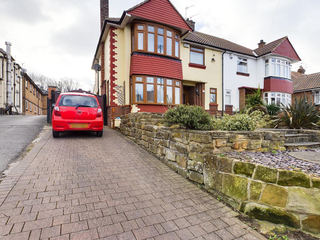 High Street, Eston, Middlesbrough, TS6 3 bed semidetached house £210,000