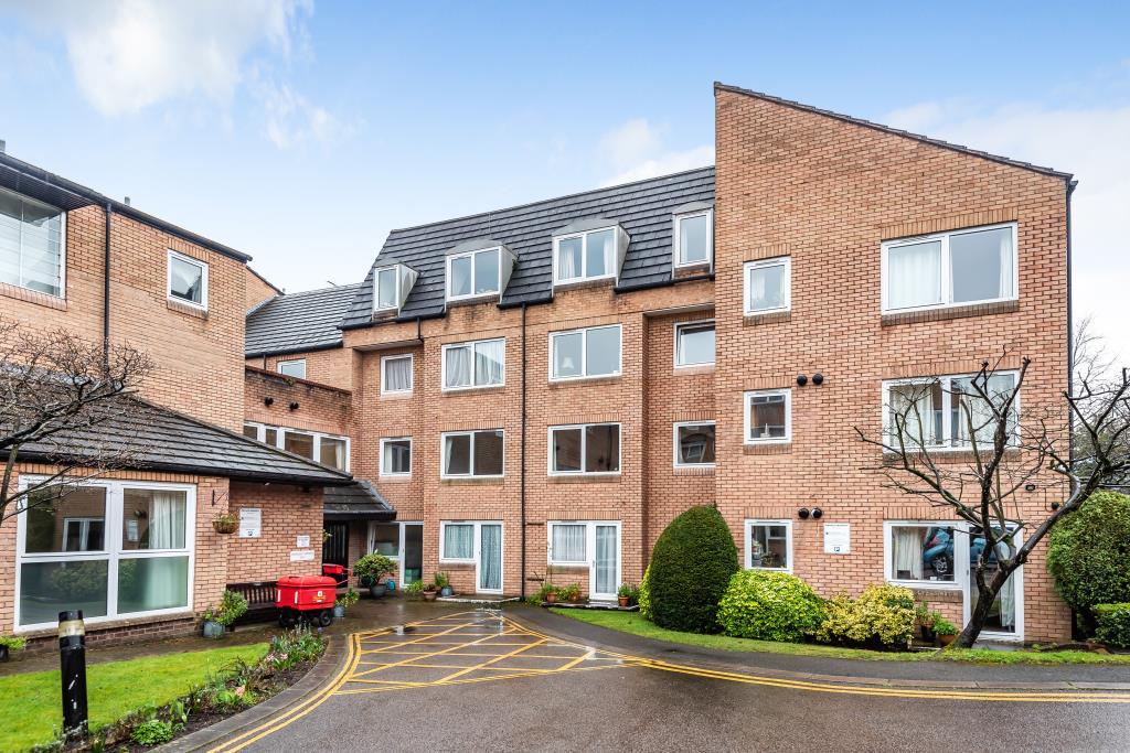 Woking, Surrey, GU22 1 bed retirement property for sale £80,000