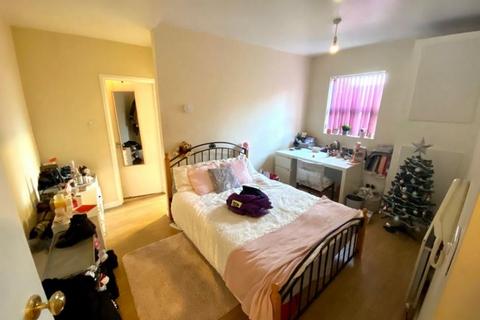 3 bedroom flat to rent, 212A London Road First Floor, City Centre