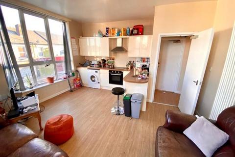 3 bedroom house share to rent, 212A London Road, Sheffield