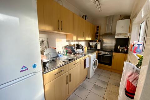 3 bedroom terraced house to rent, 74 Woodhead Road, City Centre
