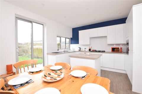 7 Farrance Road, Romford, RM6 6EB