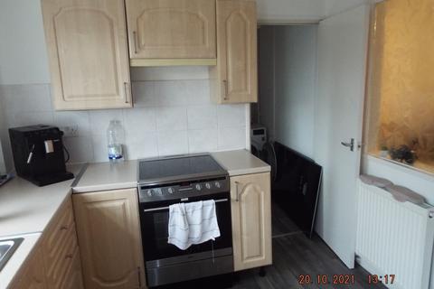 2 bedroom semi-detached house to rent - Wenning Grove, Hull HU8