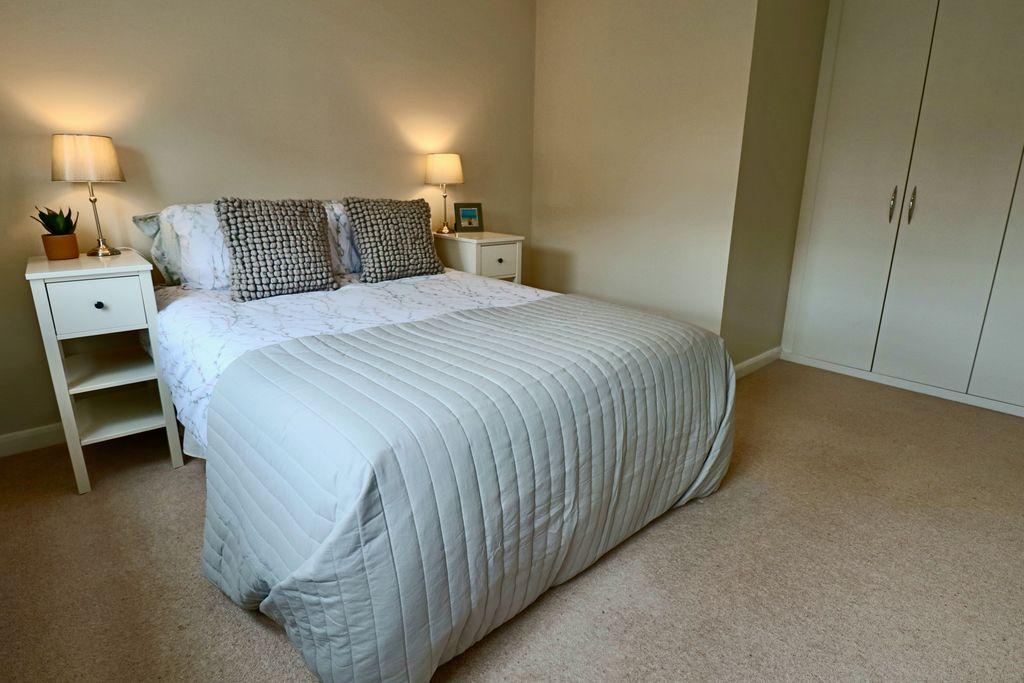 Bedroom 2 (Double)