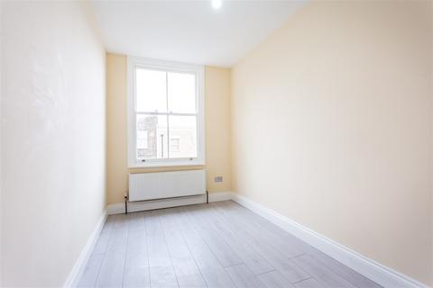 3 bedroom flat to rent, Latimer Road, North Kensington W10