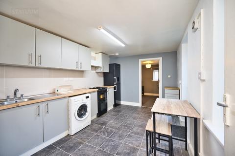 3 bedroom flat to rent, Plashet Grove, Green St, Upton Park, East Ham, London, E6