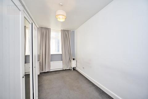 3 bedroom flat to rent, Plashet Grove, Green St, Upton Park, East Ham, London, E6