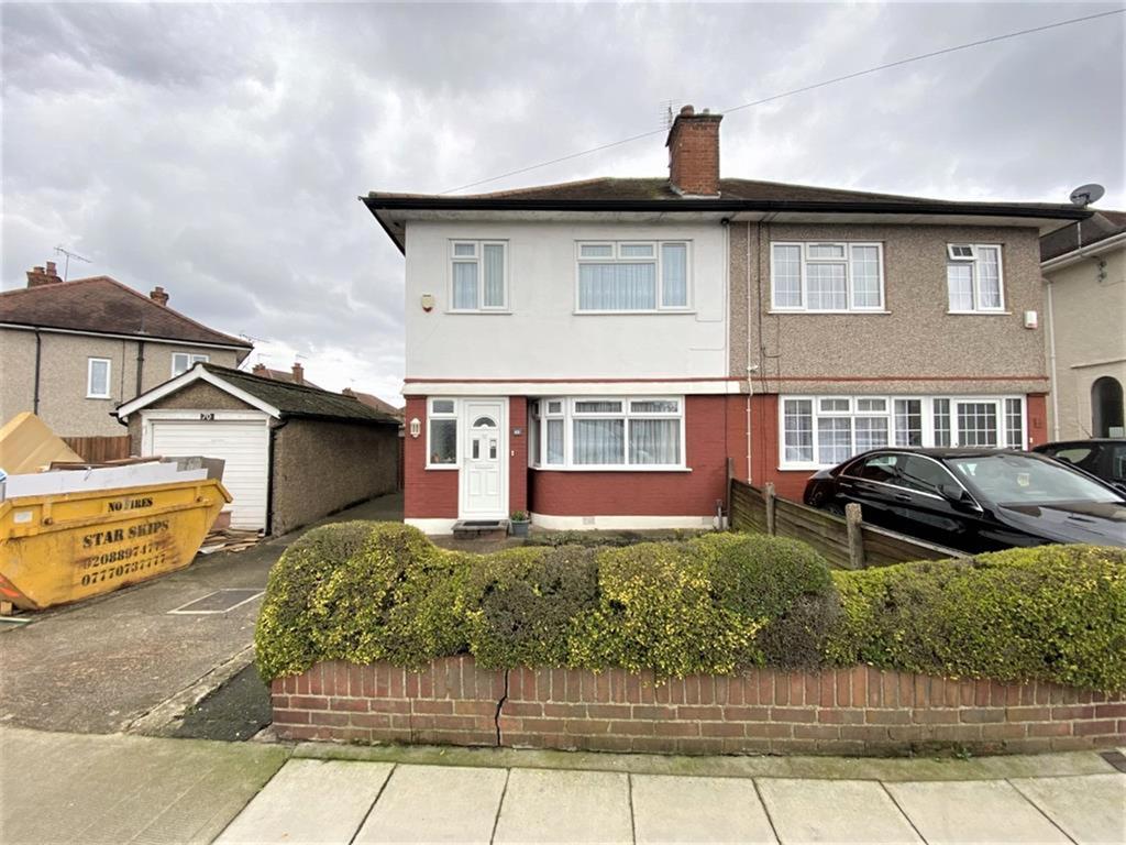Park Lane, Hayes, Middlesx, UB4 8AB 3 bed semidetached house £525,000