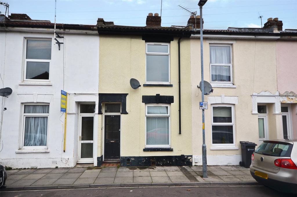 Methuen Road, Southsea, Hampshire, PO4 2 bed terraced house - £200,000