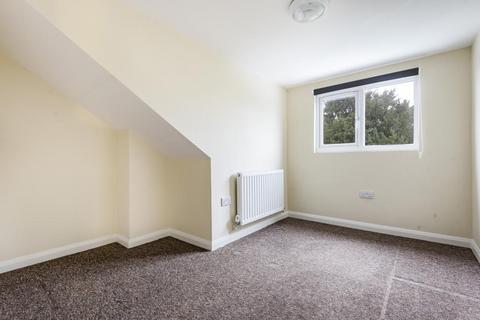 2 Windsor Road, Sunbury-on-thames, TW16 7RD