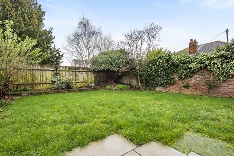 2 Windsor Road, Sunbury-on-thames, TW16 7RD