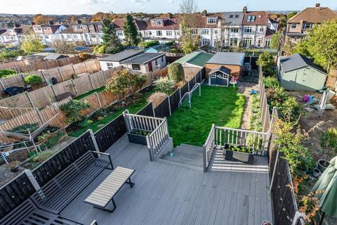 215 Langley Way, West Wickham, BR4 0DW