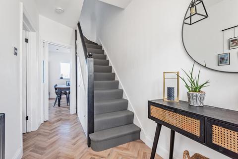 215 Langley Way, West Wickham, BR4 0DW