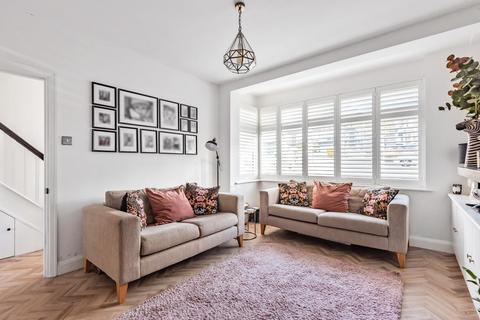 215 Langley Way, West Wickham, BR4 0DW