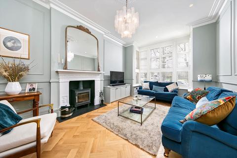 24 Lawn Crescent, Richmond, TW9 3NS