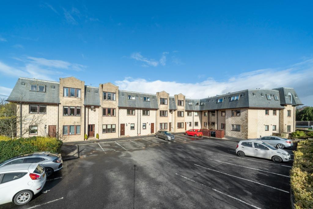 Smiddy View, Cambusbarron, Stirling... 2 bed flat £132,500