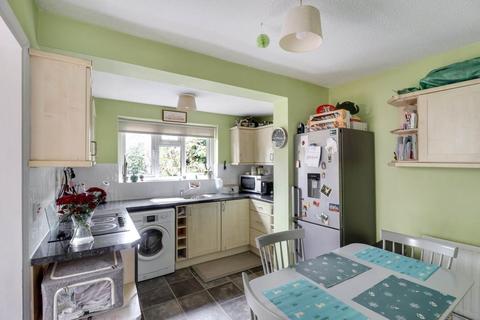 18 Green Leas, Sunbury-on-thames, TW16 7PG