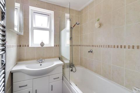 18 Green Leas, Sunbury-on-thames, TW16 7PG