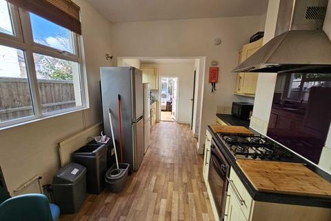 1 bedroom in a house share to rent, Salisbury Avenue, Westcliff On Sea SS0