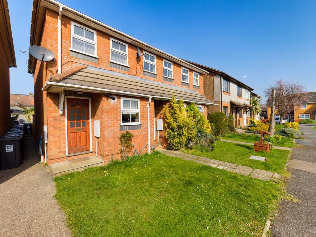 Wood End Close, Hemel Hempstead... 1 bed semidetached house £1,150