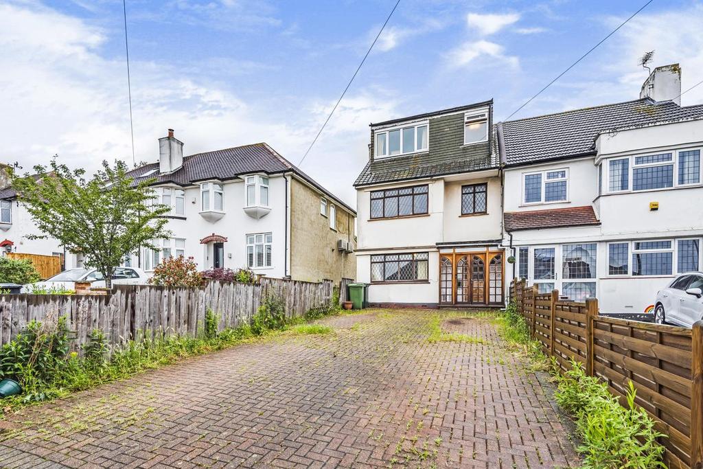 Wickham Chase, West Wickham 5 bed end of terrace house £600,000