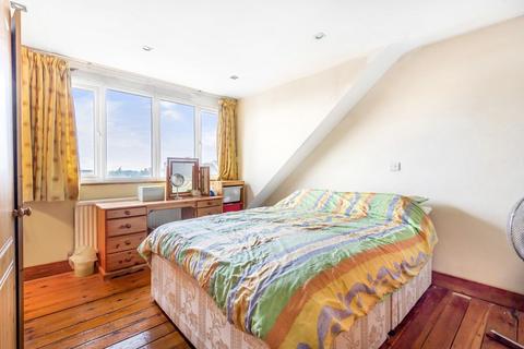 242 Wickham Chase, West Wickham, BR4 0BS