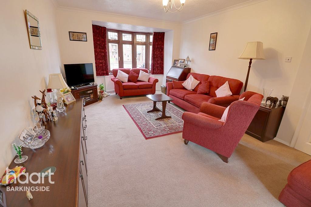 Aragon Drive, Hainault 3 bed semidetached house £500,000