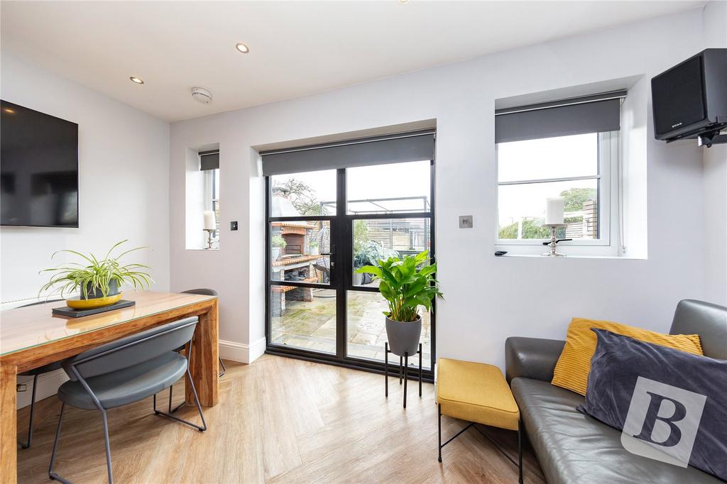 Living/Dining Area