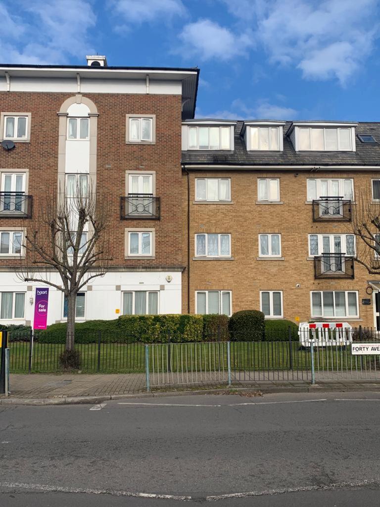 Century House, Forty Avenue, Wembley, HA9 8RS 2 bed apartment £1,500