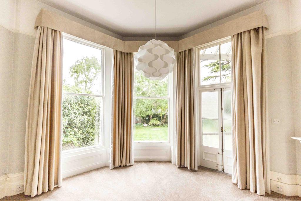 Morden Road, SE3 2 bed flat £2,200 pcm (£508 pw)