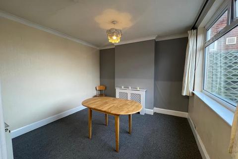 3 bedroom semi-detached house to rent, Tile Hill Lane, Tile Hill, Coventry, CV4