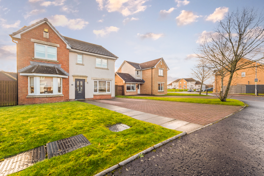Honeysuckle Drive, Cumbernauld, Glasgow 4 bed detached house £299,995