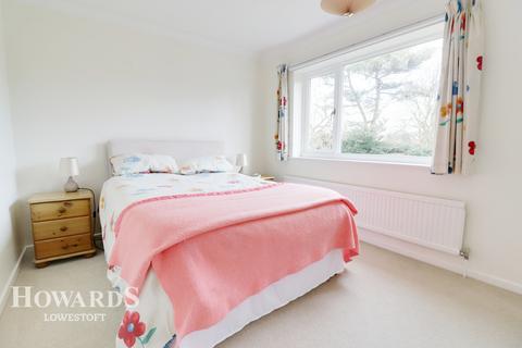 40 Beeching Drive, Lowestoft, NR32 4TB
