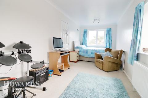 40 Beeching Drive, Lowestoft, NR32 4TB