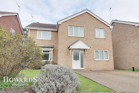 40 Beeching Drive, Lowestoft, NR32 4TB