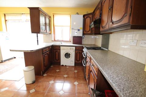 122 Torridon Road, London, SE6 1RD