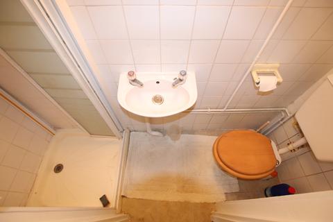 122 Torridon Road, London, SE6 1RD