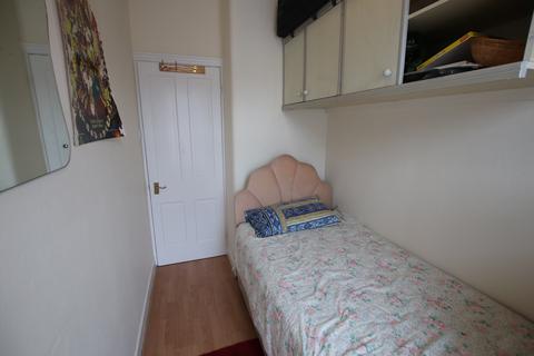 122 Torridon Road, London, SE6 1RD