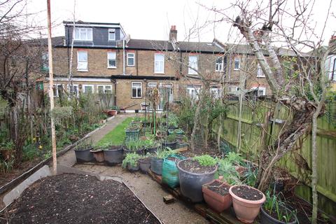 122 Torridon Road, London, SE6 1RD