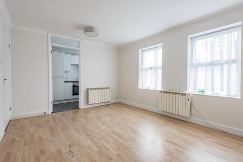 Flat 1, Bovingdon Court Windsor Close, Bovingdon, Hemel Hempstead, HP3 0QU