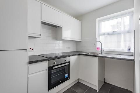 Flat 1, Bovingdon Court Windsor Close, Bovingdon, Hemel Hempstead, HP3 0QU