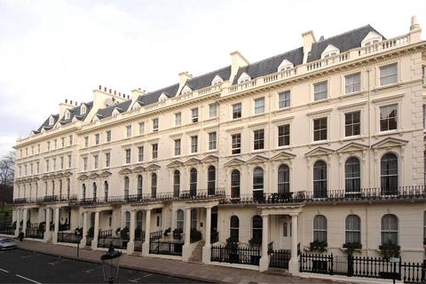 4 bedroom flat to rent, Prince Of Wales Terrace, Kensington, London