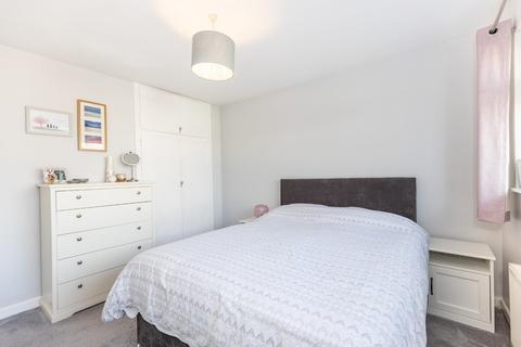 3 Bishops Close, Whitchurch, Cardiff, CF14 1NH
