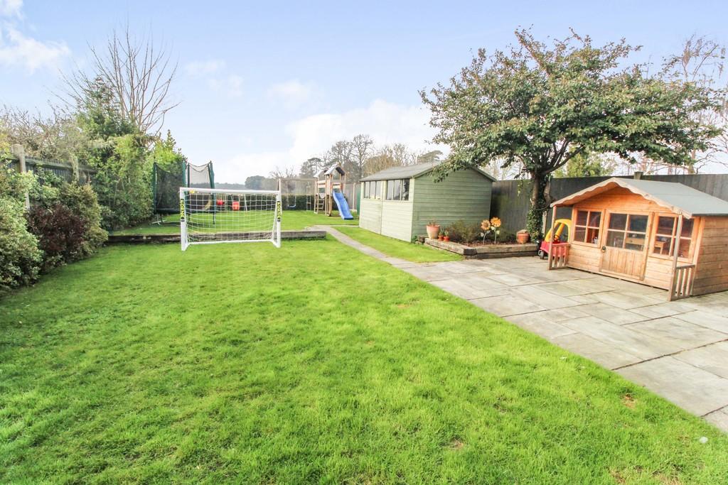 Straight Road, Boxted, CO4 5QT 4 bed end of terrace house £525,000
