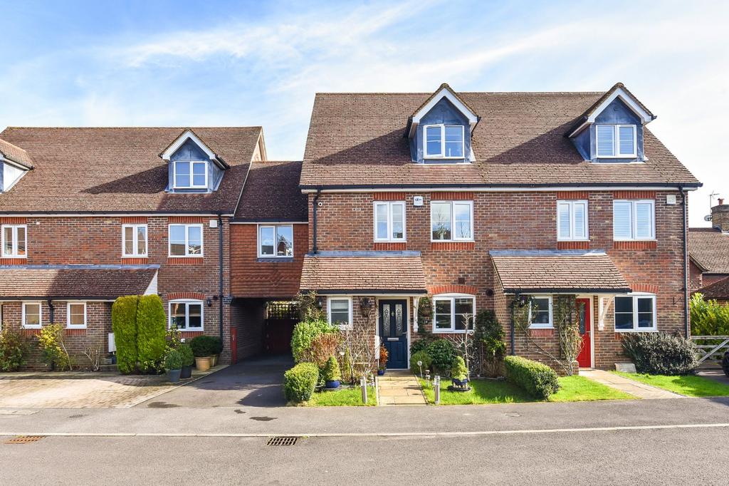 Thornybush Gardens, Medstead, Alton... 4 bed semidetached house £500,000