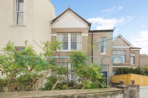 3 bedroom end of terrace house for sale - Outland Road, Plymouth