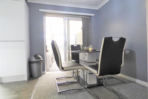 73 Booth Street, Denton, Manchester, M34 3HU