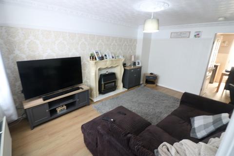 3 bedroom terraced house to rent, Swallowfields Drive, Off Summergroves Way, Hull
