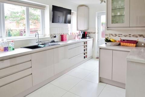4 bedroom detached house for sale, St. Catharines Close, Walsall, WS1 3TE