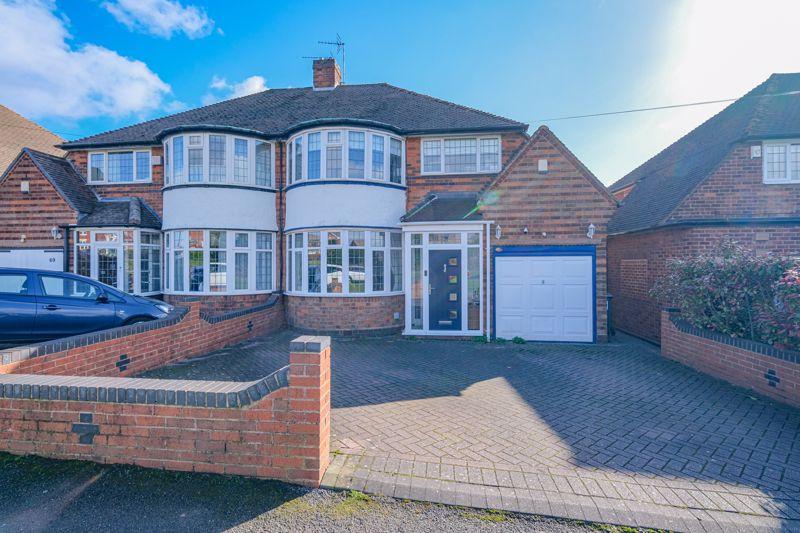 Queslett Road East, Streetly, Sutton Coldfield, B74 2EU 3 bed semi